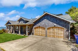 Bella Beach home with ocean view gas fireplace beach access and private hot tub - Image 3