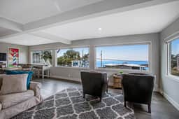 Spectacular Dog Friendly Home with Panoramic Views Free WiFi Game Room Yard - Image 4