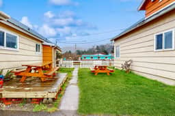 Dog Friendly Oceanside Escape with Easy Beach Access and Peaceful Surroundings - Image 4