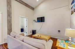 Dog Friendly Oceanside Escape with Easy Beach Access and Peaceful Surroundings - Image 5