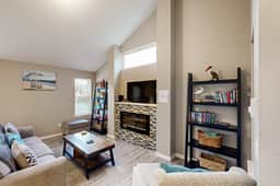 New House in Quiet Location with Modern Amenities near Beach Lake and Town - Image 3