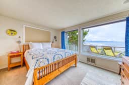 Hillside home with exceptional ocean view near the beach dog friendly - Image 3
