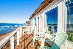 Dog friendly oceanfront home with views fireplace hot tub and washer dryer - Image 5