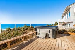 Dog friendly oceanfront home with views fireplace hot tub and washer dryer - Image 4