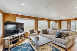 Oceanfront home with great views high speed WiFi and direct beach access - Image 2