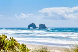 Conveniently Located Home with Access to Beach and Town One Dog Welcome - Image 4