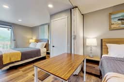 Classy Dog Friendly Studio with Free WiFi and Cable Walk to the Beach - Image 5
