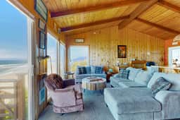 Ocean front home with spacious deck and beach access near shops and restaurants - Image 4