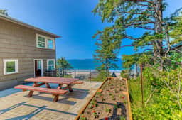 Spacious ocean view home with wood fireplace grill and deck dog friendly - Image 4