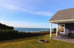 Coastal gem with ocean views easy walk to beach and WiFi - Image 3