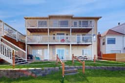 Dog Friendly Condo with Stunning Ocean Views and Easy Beach Access - Image 2