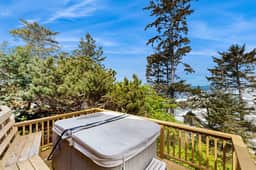 Dog Friendly Home with Private Hot Tub and Views of Proposal Rock and the Ocean - Image 4