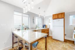 Beautiful and dog friendly ocean views with a private patio - Image 5