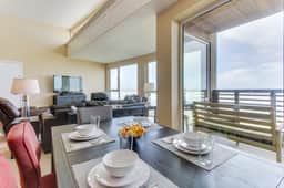 Contemporary oceanfront condo with amazing views dog friendly - Image 3