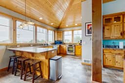 Dog friendly Neskowin Village home with ocean views private hot tub and patio - Image 3