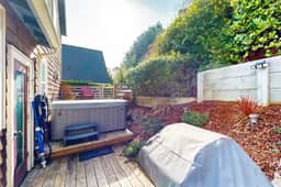 Dog friendly coastal home with private hot tub and park access - Image 2