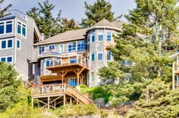 Charming dog friendly historical home with gorgeous ocean views - Image 3