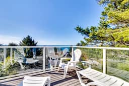 Modern Coastal Comfort with Hot Tub & Ocean Views - Image 4