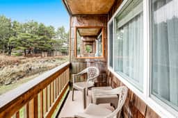 Vibrant polished condo with oceanfront views patio and with easy beach access - Image 3