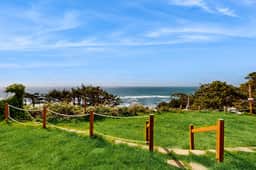 Ocean Views and Pure Luxury Await Dog Friendly Home with WiFi - Image 4