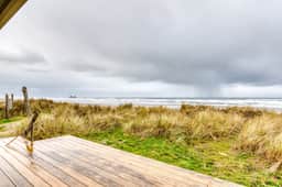 Oceanfront house with amazing views and short walk to downtown dogs welcome - Image 2