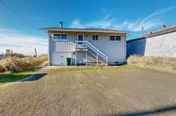 Oceanfront house with amazing views and short walk to downtown dogs welcome - Image 3
