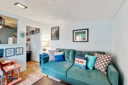 Charming house with full kitchen and yard near the beach dogs OK - Image 4