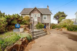 Oceanfront cottage with water view deck gas fireplace and washer dryer - Image 4