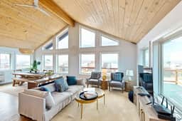 Designer home with stunning ocean and sunset views steps to beach dog friendly - Image 4