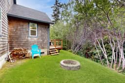 Charming home near coast with firepit deck front porch - Image 2