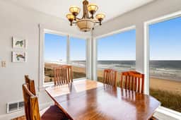 Waterfront dog friendly home a few steps from the beach with hot tub - Image 5