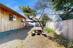 Classic Beach House with Firepit Full Kitchen Fenced Yard Dogs Welcome - Image 3