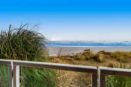 Oceanfront townhome with amazing views decks beach access and updated kitchen - Image 3