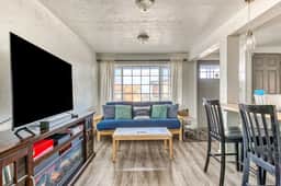 Ground floor condo 1 block from the beach with private patio dog friendly - Image 4
