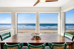 Spacious oceanfront home with patio and private hot tub dog friendly - Image 5