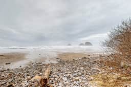 Charming Ocean View Home with Free WiFi and Private Washer Dryer Dogs Welcome - Image 2