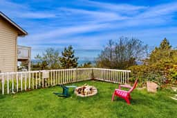 Lovely Coastal Condo with Ocean Views Walk to Beach Dogs OK - Image 2