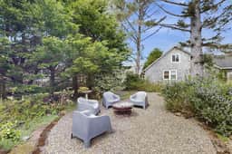Spacious Family and Dog Friendly Home with New Private Hot Tub and Smart TVs - Image 4