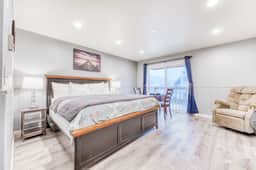 Eight Dog Friendly Rooms with Kitchens and Kitchenettes Walk to Downtown and Beach - Image 2