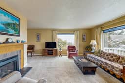 Cozy Oceanview Home with the Best Vistas in Road s End Dogs Welcome - Image 5