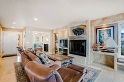 Stunning Oceanfront Retreat with Full Kitchen Private Hot Tub High Speed WiFi - Image 5