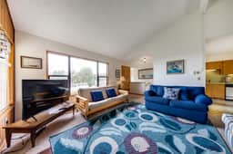 Cozy hilltop home with ocean views and game tables 3 blocks from the beach - Image 4