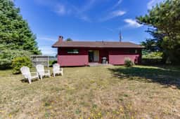 Cozy hilltop home with ocean views and game tables 3 blocks from the beach - Image 5