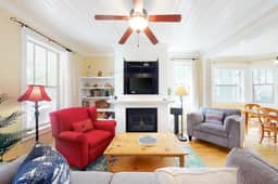 Dog Friendly Home with Private Hot Tub Free WiFi Decks and Gas Grill - Image 2