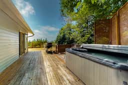 Family Friendly Home with Hot Tub Ocean View and Entertainment Near Beach - Image 2