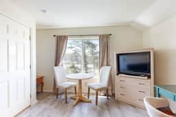 Private Hillside Condo in the Heart of Lincoln City Dog Friendly - Image 3