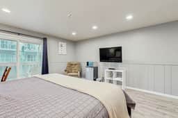 Inviting Room Blocks From the Beach and Downtown Dogs Welcome - Image 4