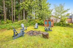 Cozy coastal retreat with deck grill firepit and WiFi walk to beach - Image 3