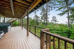 Cape retreat w/Ocean Views, Hot Tub & Beach Access - Image 5