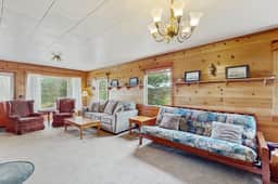 McKinnon's beach house oceanfront with beach views deck patio and fireplace dog friendly - Image 4